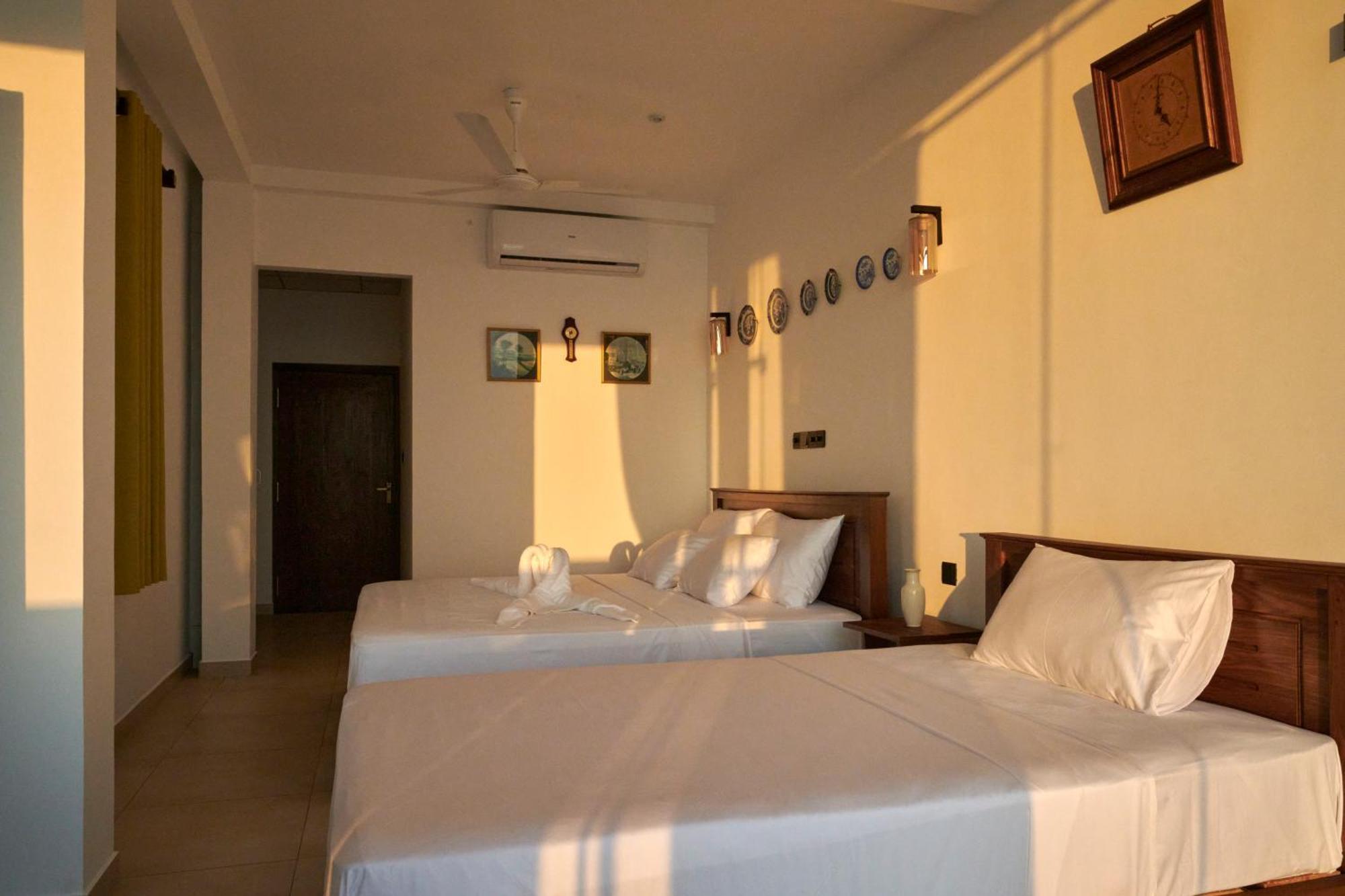 Kings Bay Beach Resort Galle Extérieur photo