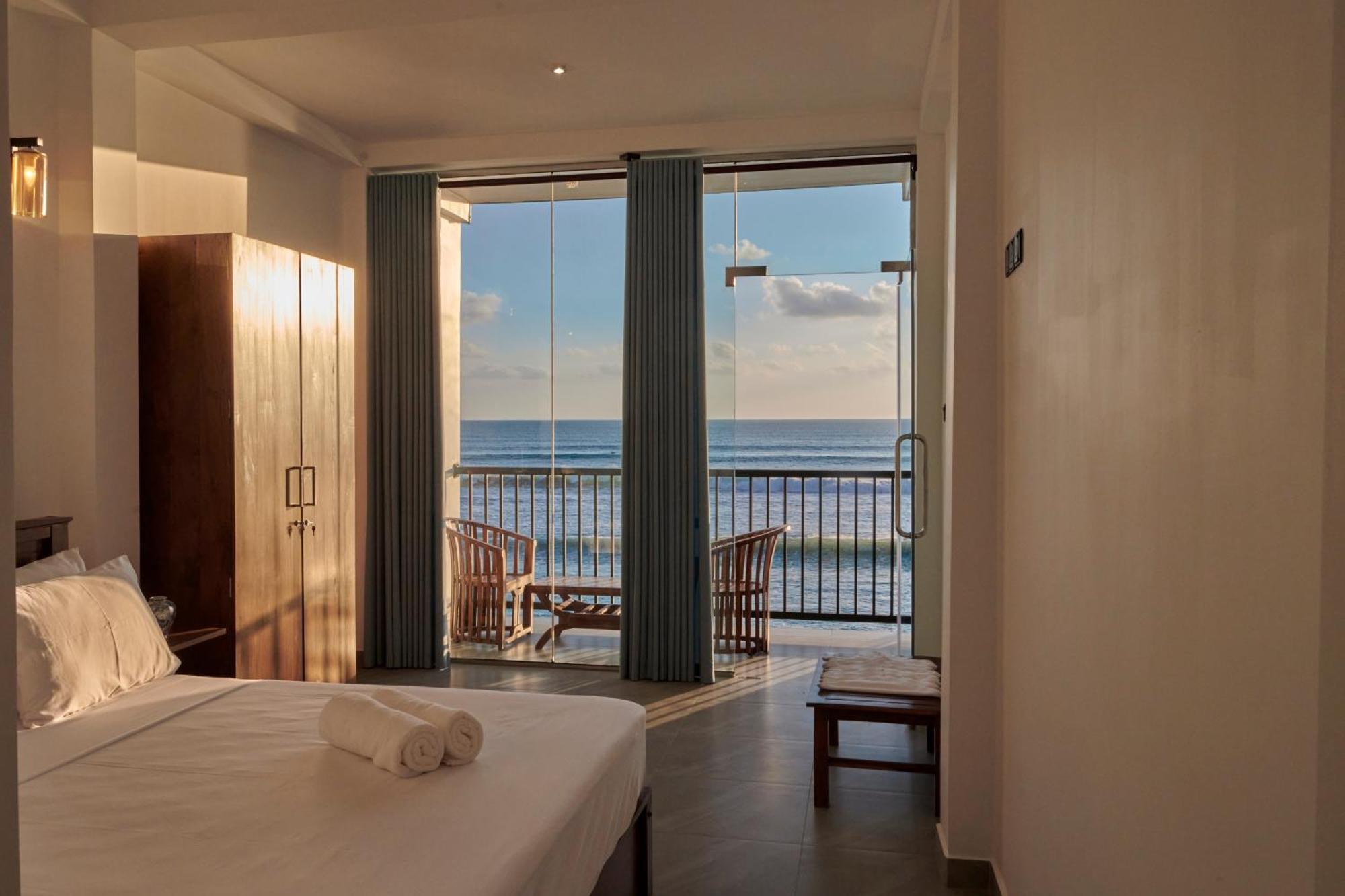 Kings Bay Beach Resort Galle Extérieur photo