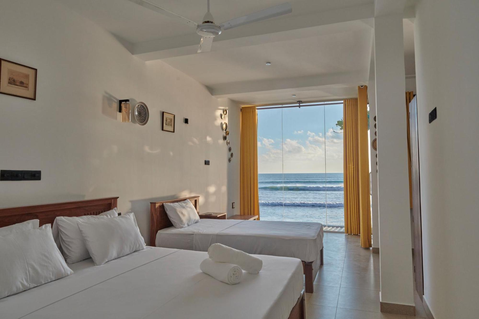 Kings Bay Beach Resort Galle Extérieur photo