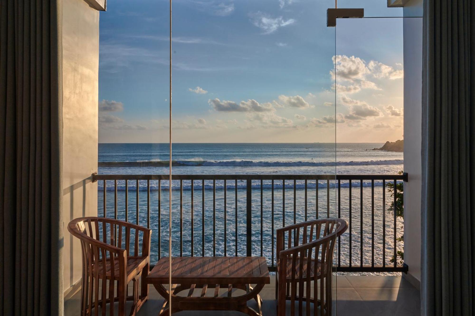 Kings Bay Beach Resort Galle Extérieur photo