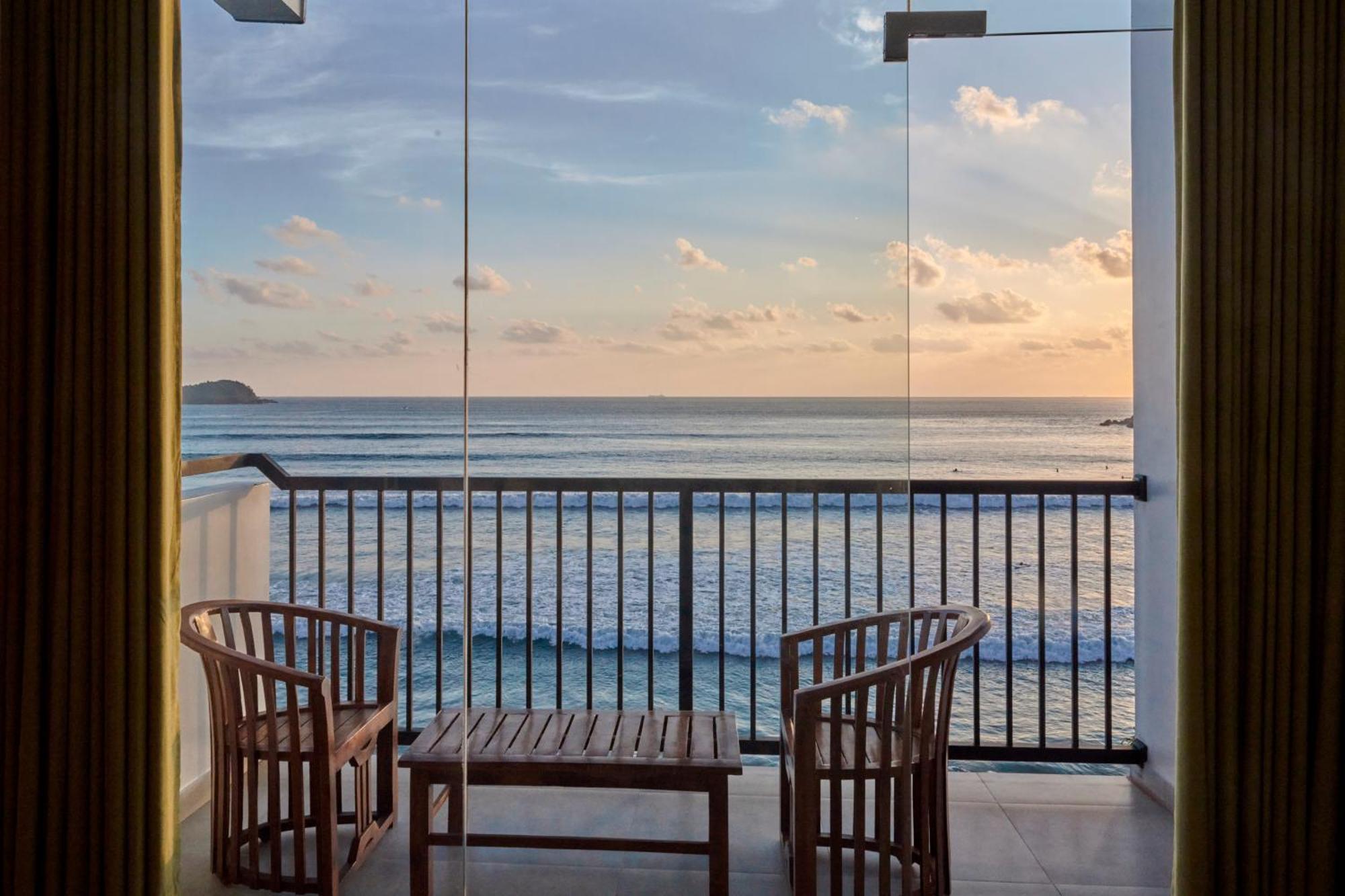 Kings Bay Beach Resort Galle Extérieur photo